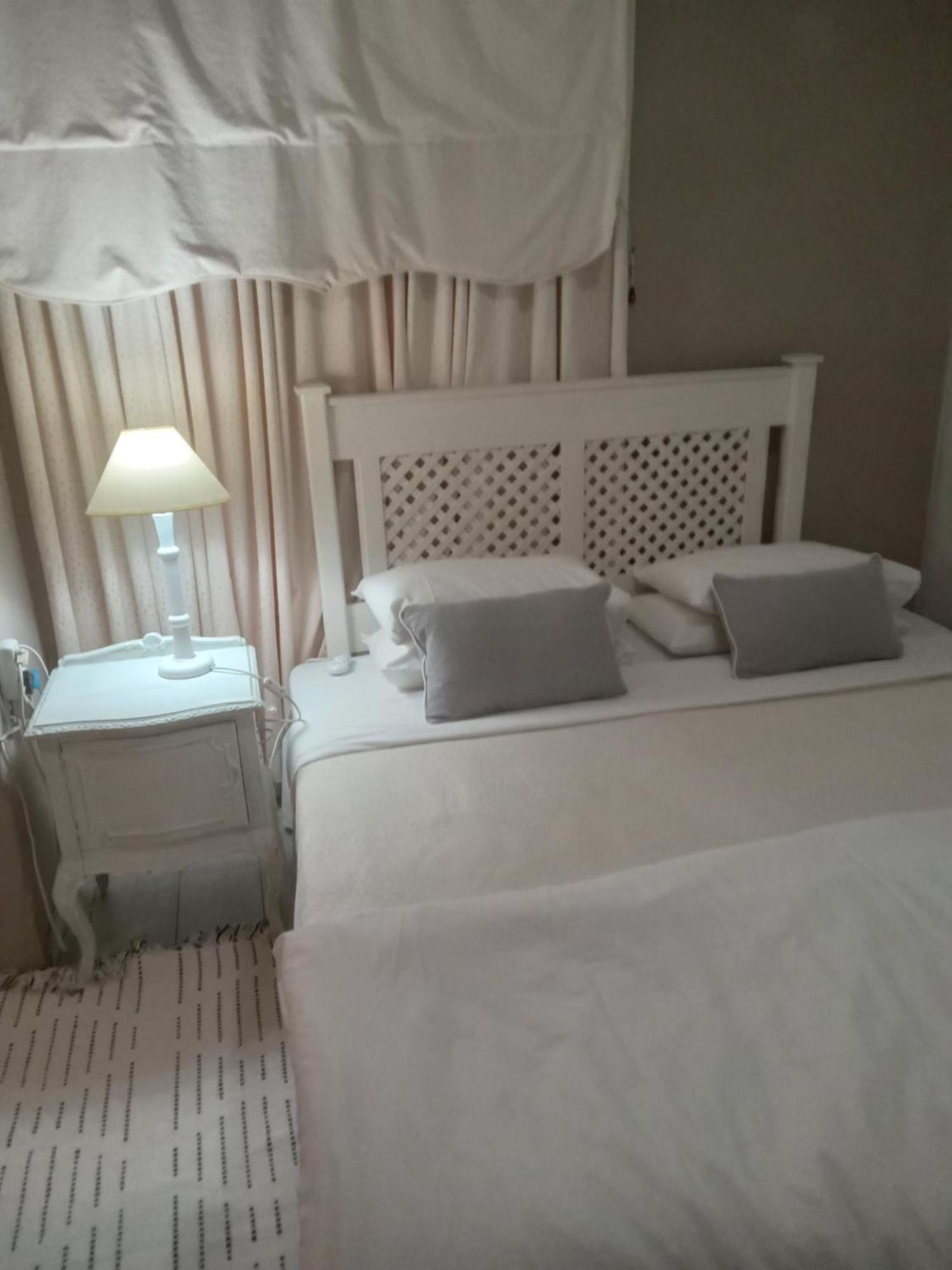 Emerald Guest House Springs 外观 照片