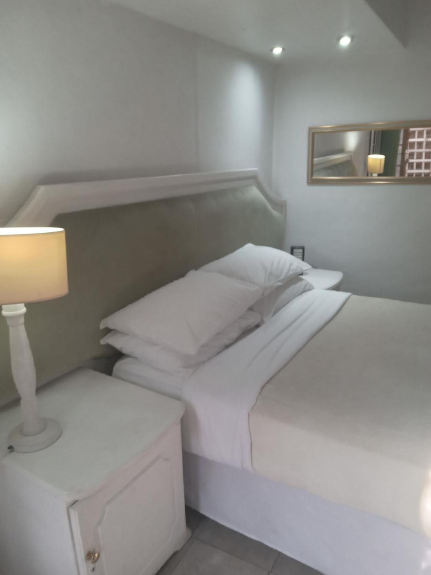 Emerald Guest House Springs 外观 照片
