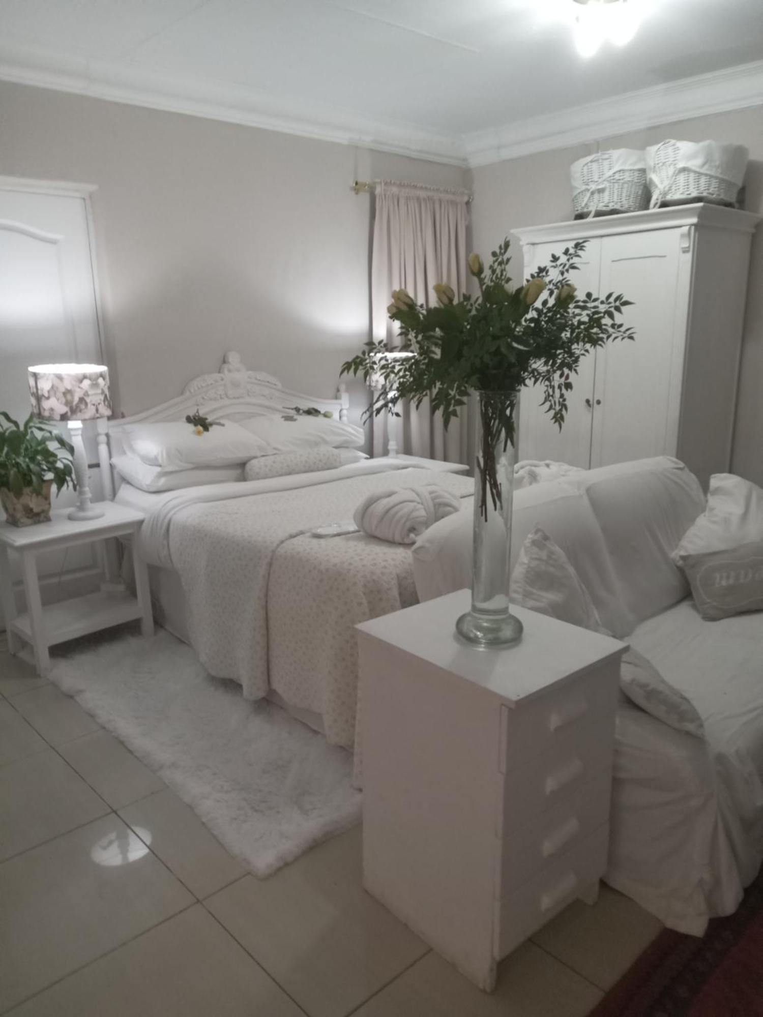 Emerald Guest House Springs 外观 照片