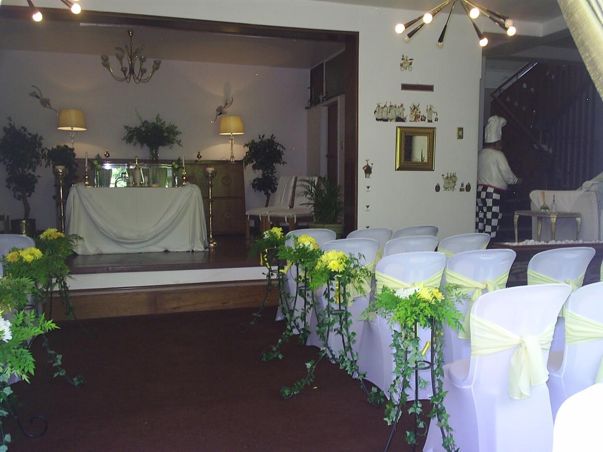 Emerald Guest House Springs 外观 照片